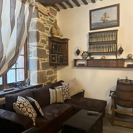 Le 1684 Apartment *